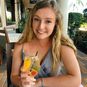 Meet your Posher, Caroline